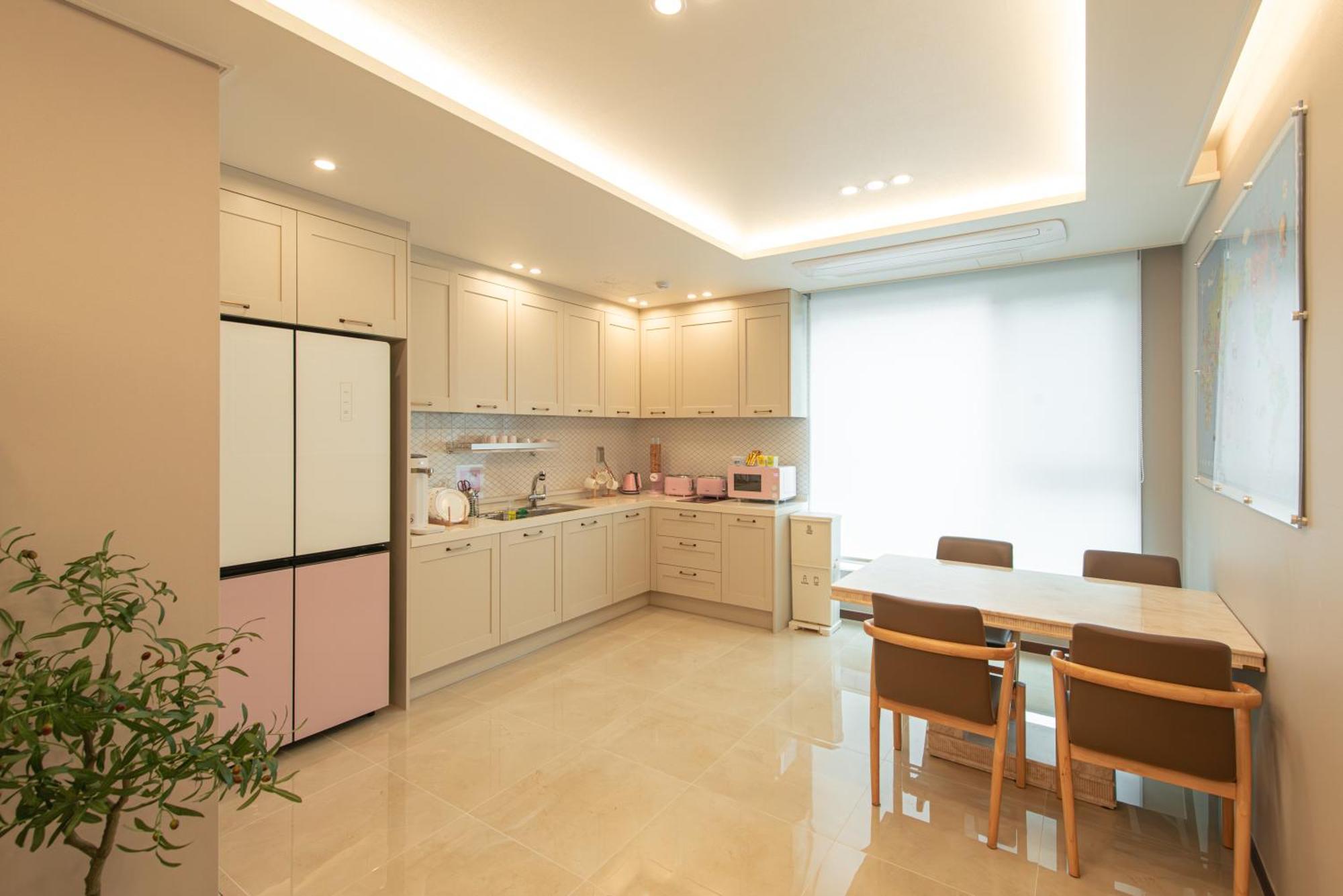 Incheon Airport Guest House King Экстерьер фото