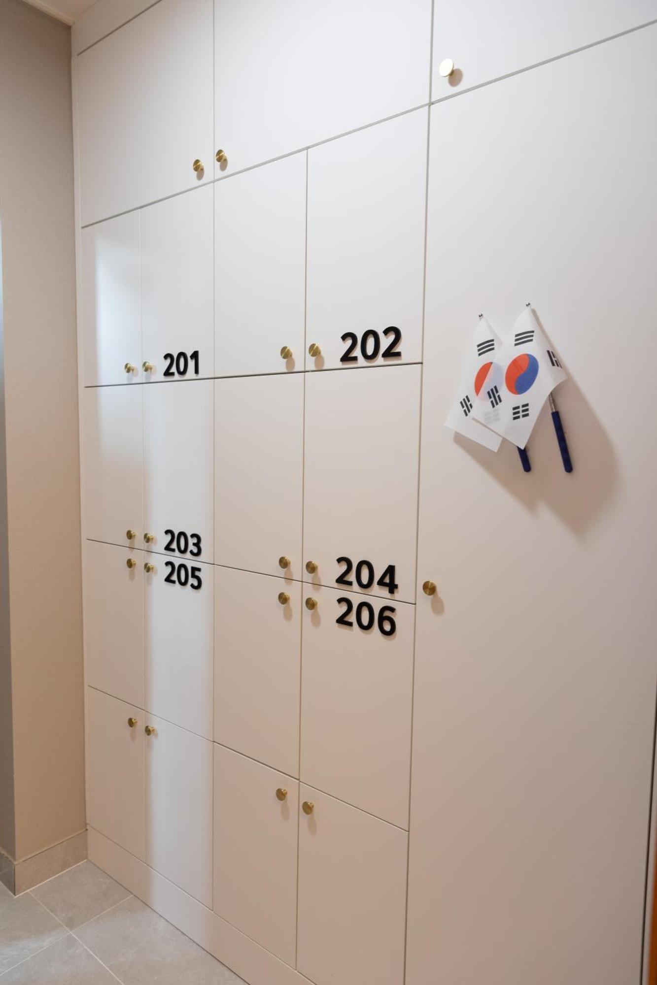Incheon Airport Guest House King Экстерьер фото